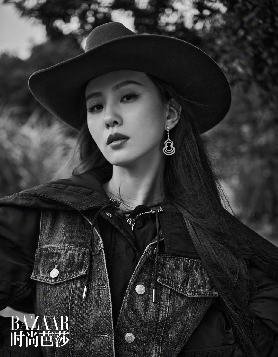 刘诗诗《时尚芭莎》十二月封面封面,内页,花絮大片|刘诗诗|花絮|时尚