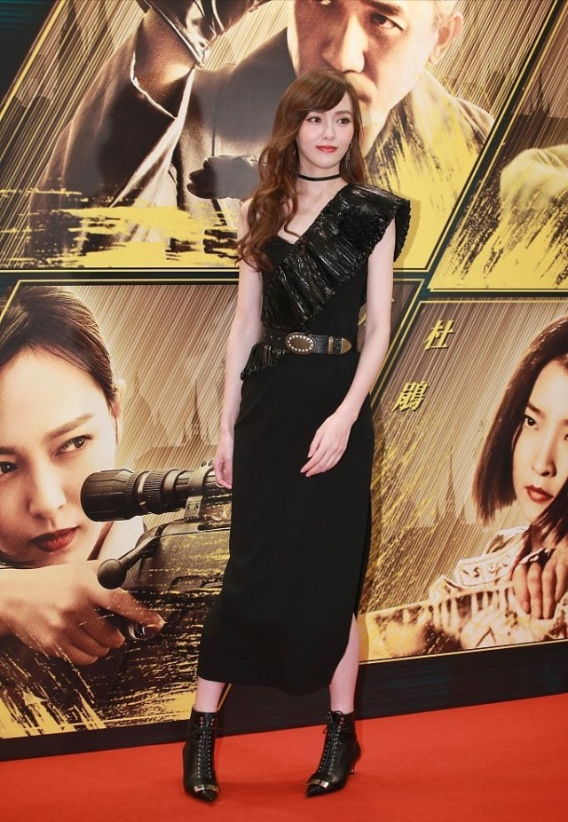 唐嫣不愧是新晋辣妈裙子要选超短的和年轻女孩没差啥