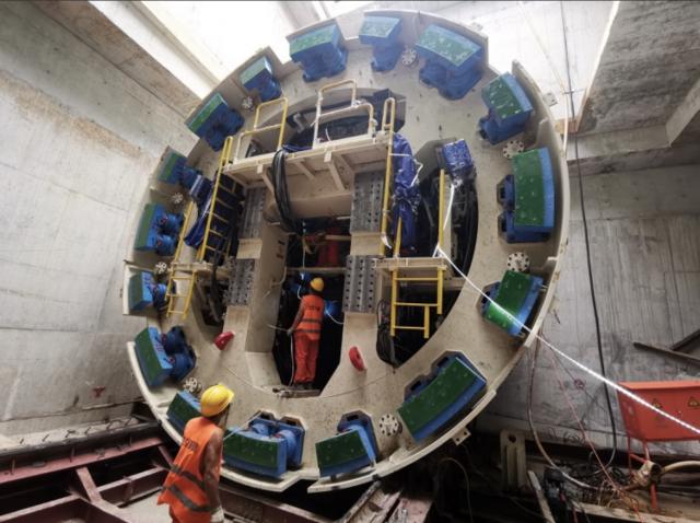 广州地铁十号线首条隧道顺利贯通|隧道_新浪新闻