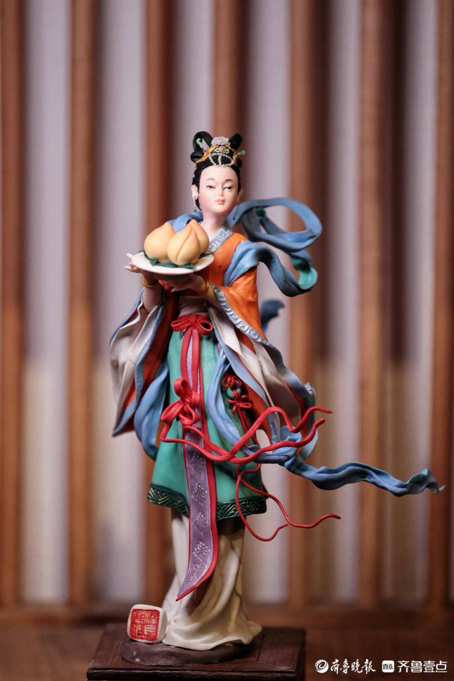 拾光济南90后小伙从厨子到捏面人捏的面人摔不碎