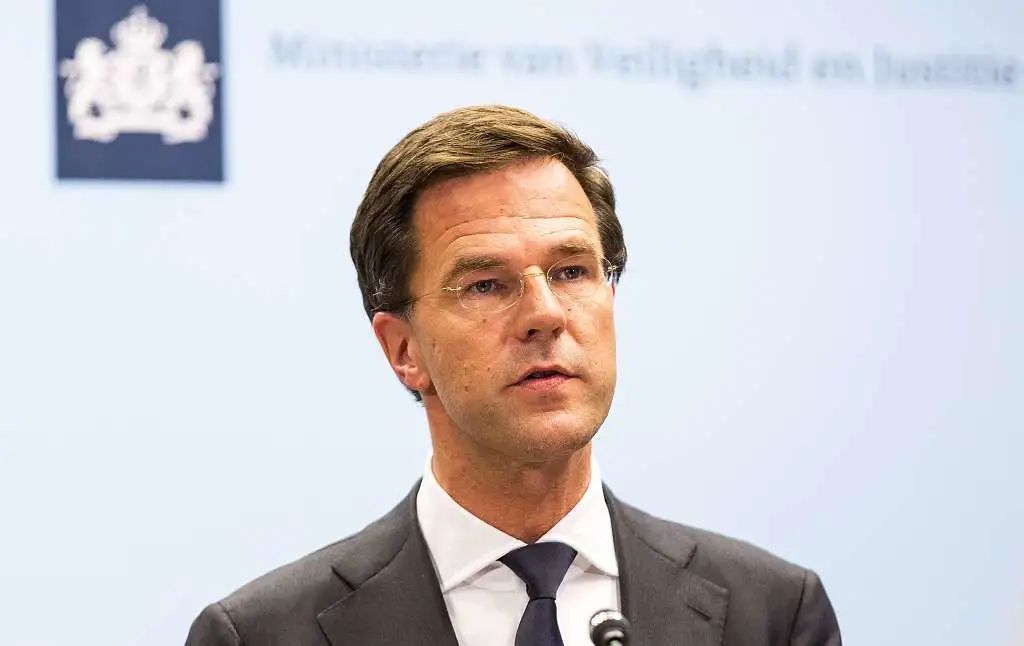 乱了三天，荷兰首相愤怒：“愚蠢的暴力”！