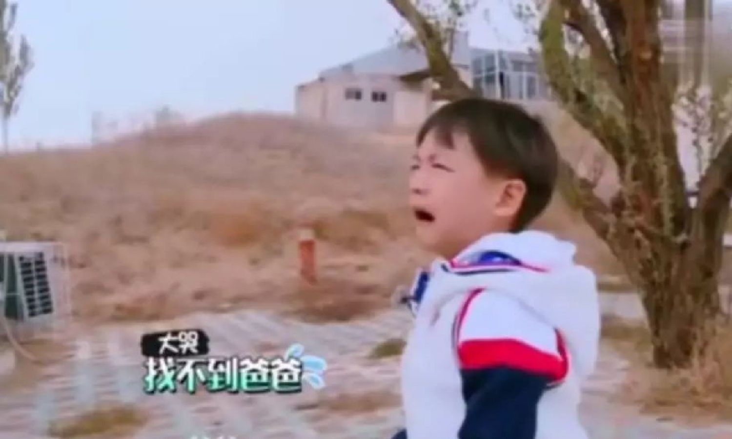 为啥孩子总是哭着不让父母上班？了解背后心理，居然有些暖心休闲区蓝鸢梦想 - Www.slyday.coM