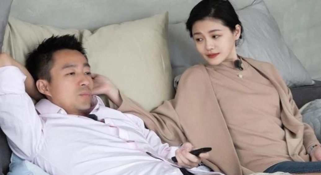 汪小菲点赞“舔狗终究被抛弃”的文案,疑暗示自己是被大S抛弃?休闲区蓝鸢梦想 - Www.slyday.coM 汪小菲点赞“舔狗终究被抛弃”的文案,疑暗示自己是被大S抛弃?休闲区蓝鸢梦想 - Www.slyday.coM