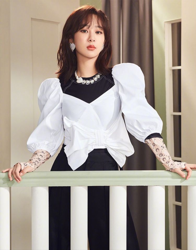 杨紫太适合“清纯”风了,剪了一头短发穿衬衫,看着舒服养眼休闲区蓝鸢梦想 - Www.slyday.coM 杨紫太适合“清纯”风了,剪了一头短发穿衬衫,看着舒服养眼休闲区蓝鸢梦想 - Www.slyday.coM