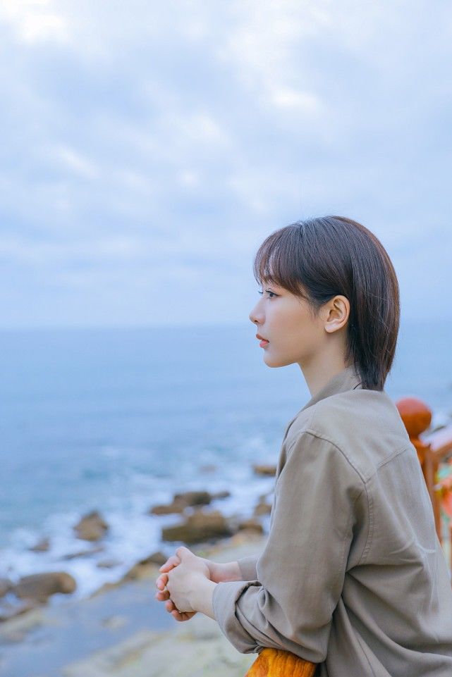 杨紫太适合“清纯”风了,剪了一头短发穿衬衫,看着舒服养眼休闲区蓝鸢梦想 - Www.slyday.coM 杨紫太适合“清纯”风了,剪了一头短发穿衬衫,看着舒服养眼休闲区蓝鸢梦想 - Www.slyday.coM