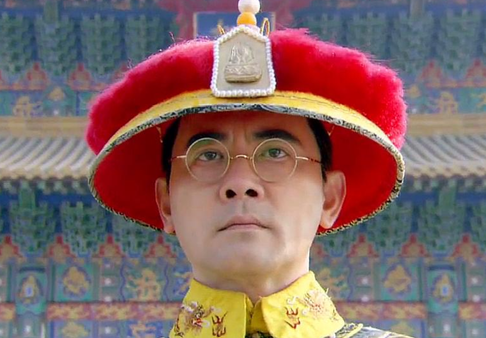 此人名叫王绍义,出生于战乱时期,20岁那年他因为贪婪的欲望,投靠悍匪