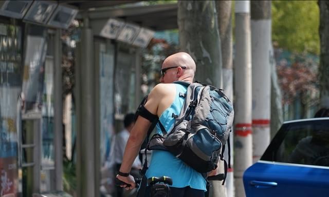 男子投诉“在肯德基要纸巾被骂出”,网友:要饭就要有要饭的态度休闲区蓝鸢梦想 - Www.slyday.coM 男子投诉“在肯德基要纸巾被骂出”,网友:要饭就要有要饭的态度休闲区蓝鸢梦想 - Www.slyday.coM