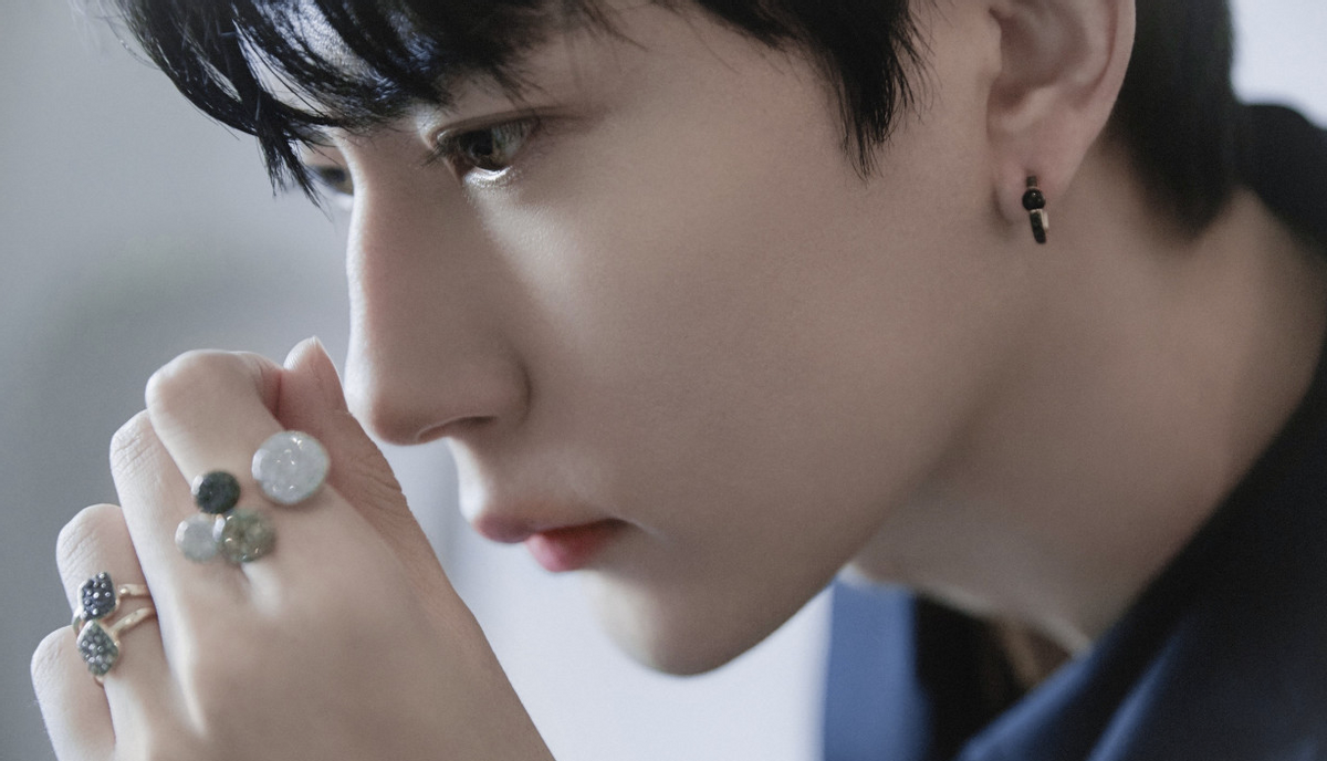 于朦胧更是被网友吐槽他作为一个男艺人太糊了,因为他不仅出道早且