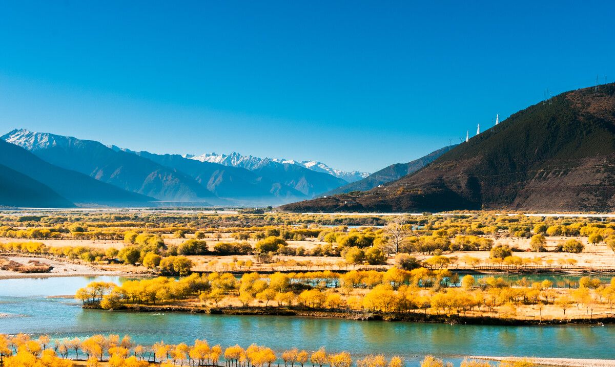 尼洋河风光旖旎被誉为神女的眼泪