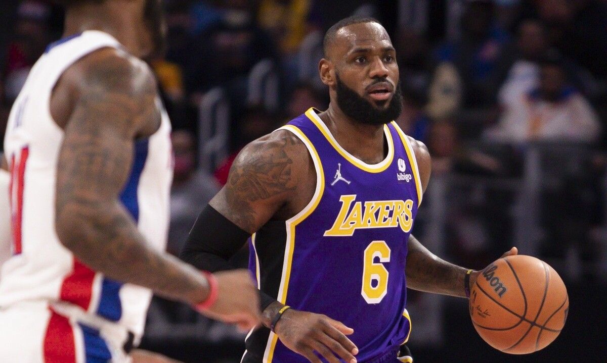 詹姆斯被禁赛,湖人要输尼克斯?24日NBA活塞vs热火:大胜稳了休闲区蓝鸢梦想 - Www.slyday.coM 詹姆斯被禁赛,湖人要输尼克斯?24日NBA活塞vs热火:大胜稳了休闲区蓝鸢梦想 - Www.slyday.coM