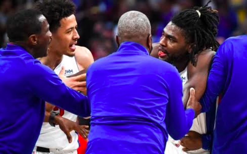 没有勒布朗冲上热搜!詹姆斯生涯首度被禁赛,官方定义挥拳动作休闲区蓝鸢梦想 - Www.slyday.coM 没有勒布朗冲上热搜!詹姆斯生涯首度被禁赛,官方定义挥拳动作休闲区蓝鸢梦想 - Www.slyday.coM