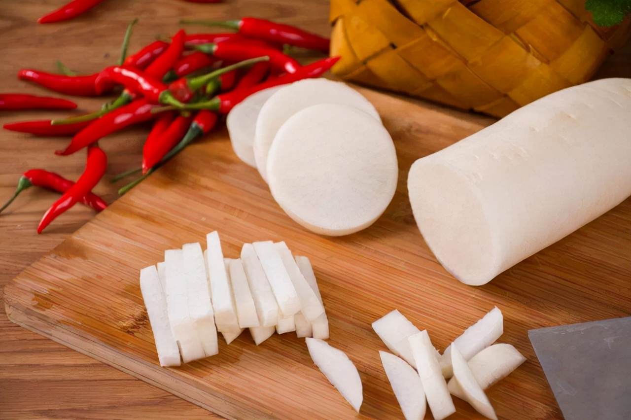 有人说白萝卜是甲状腺结节的“发物”，是真的吗？看下专业的解答休闲区蓝鸢梦想 - Www.slyday.coM