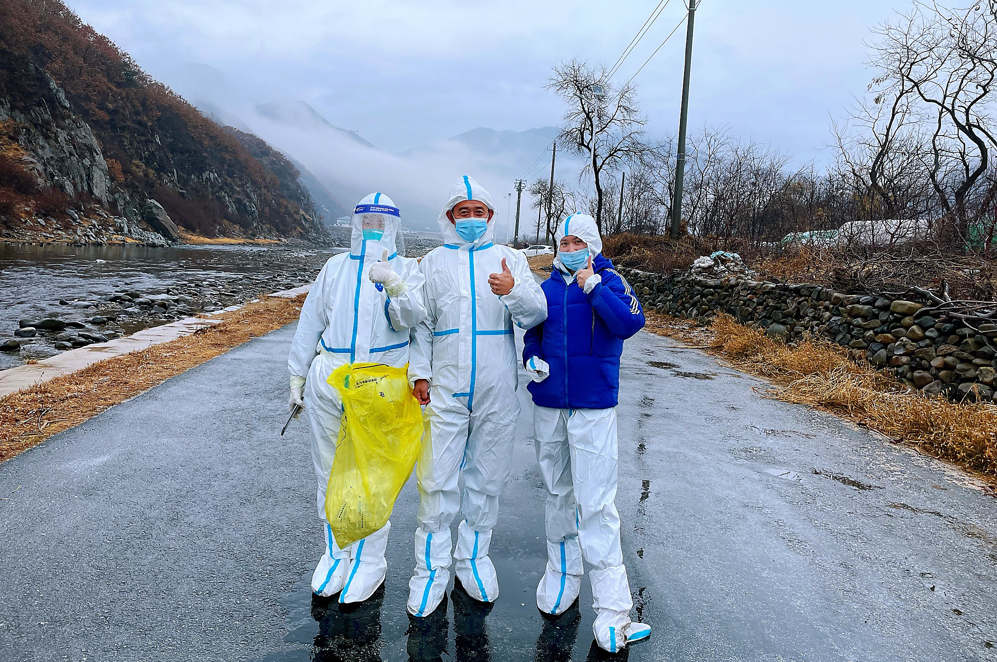 大连抗疫一线那些手势温暖鼓舞着我们