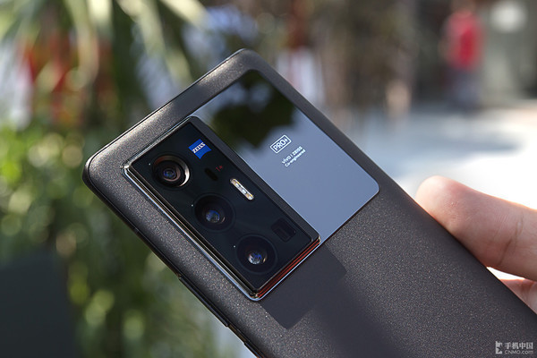 高能高颜值的手机有没有？进来看这四款手机就好了休闲区蓝鸢梦想 - Www.slyday.coM