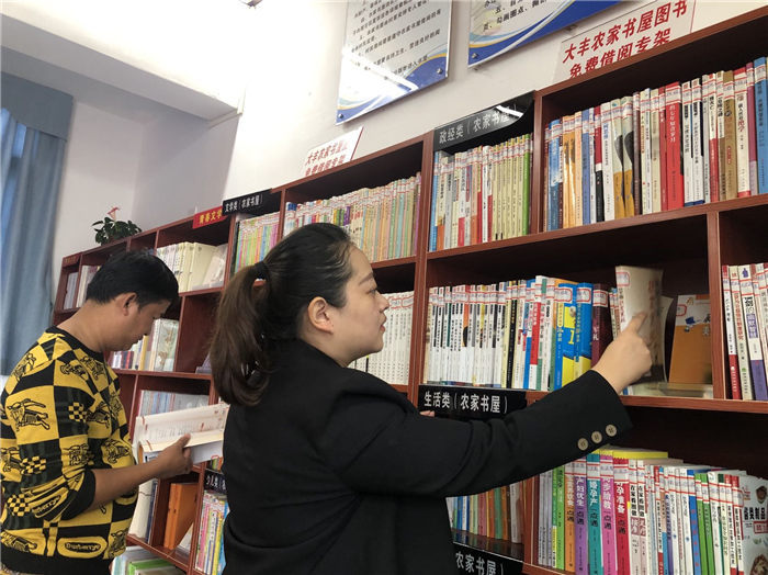 为强化属地管理,澄迈县将现有农家书屋(文体活动室)逐一移交给镇村