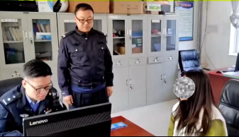 C1驾照女子实习期开大货车，还拍视频“炫耀”，网友：举报休闲区蓝鸢梦想 - Www.slyday.coM