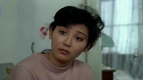 那是1992年,徐帆在电影《大撒把》中担任女主角,也认识了作为此片编剧