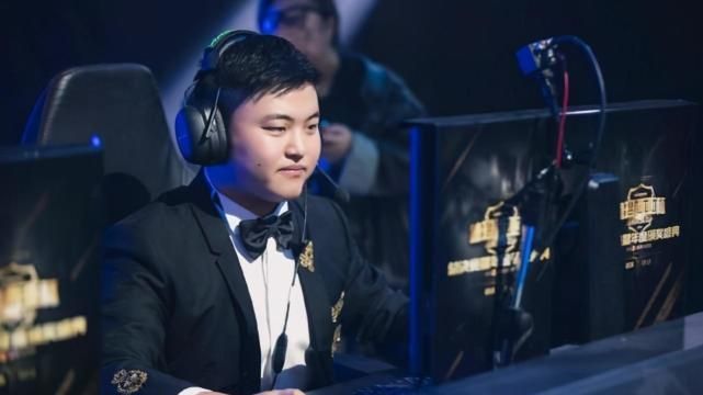 Uzi经纪人回应复出：认证一直是职业选手，等Uzi自己官宣休闲区蓝鸢梦想 - Www.slyday.coM