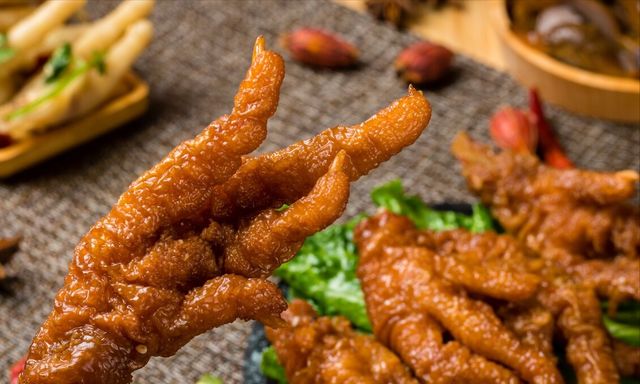 做虎皮鸡爪,要想酥烂脱骨又入味,个个起虎皮,关键1步要牢记休闲区蓝鸢梦想 - Www.slyday.coM