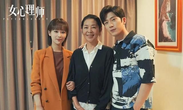 《女心理师》一集就上头,秒变刑侦现场,求杨紫换掉那件咖色衬衫休闲区蓝鸢梦想 - Www.slyday.coM 《女心理师》一集就上头,秒变刑侦现场,求杨紫换掉那件咖色衬衫休闲区蓝鸢梦想 - Www.slyday.coM