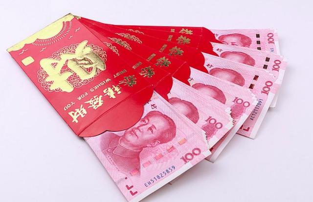 伸手不打笑脸女子给同学随礼500竟被嫌弃暗示别人最低都1000