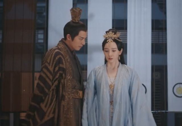 斛珠夫人：缇兰难产而死,帝旭得知紫簪才是替身时,后悔地痛哭休闲区蓝鸢梦想 - Www.slyday.coM