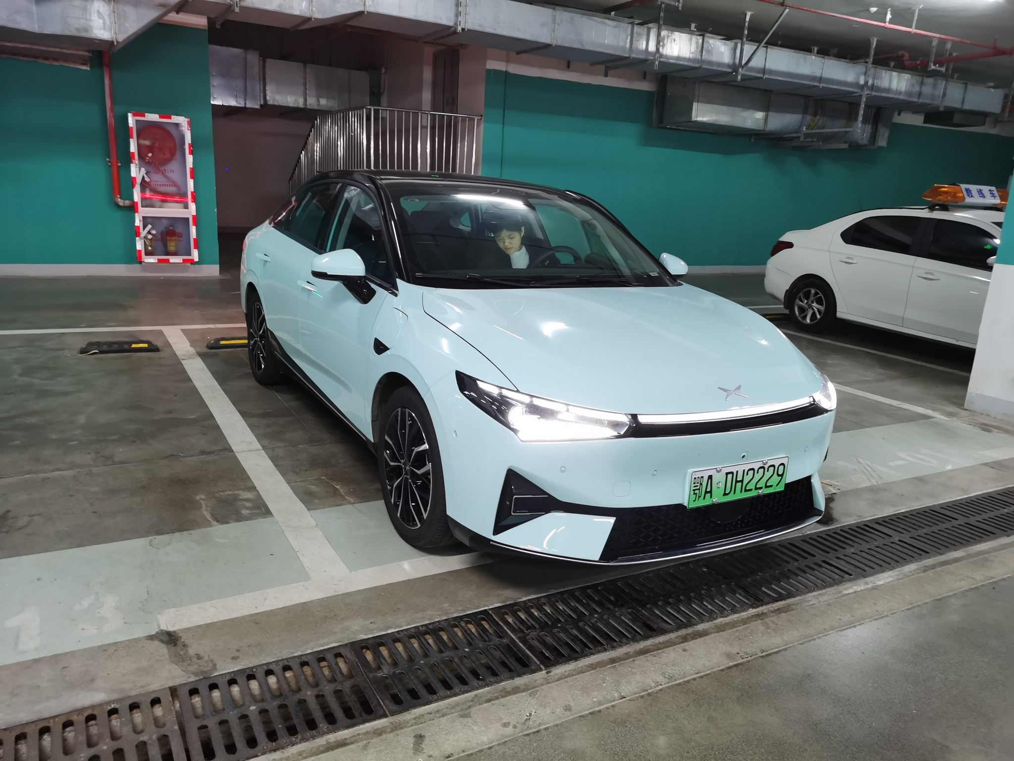 小鹏汽车p5试驾:更加智能化,底盘表现也提升了