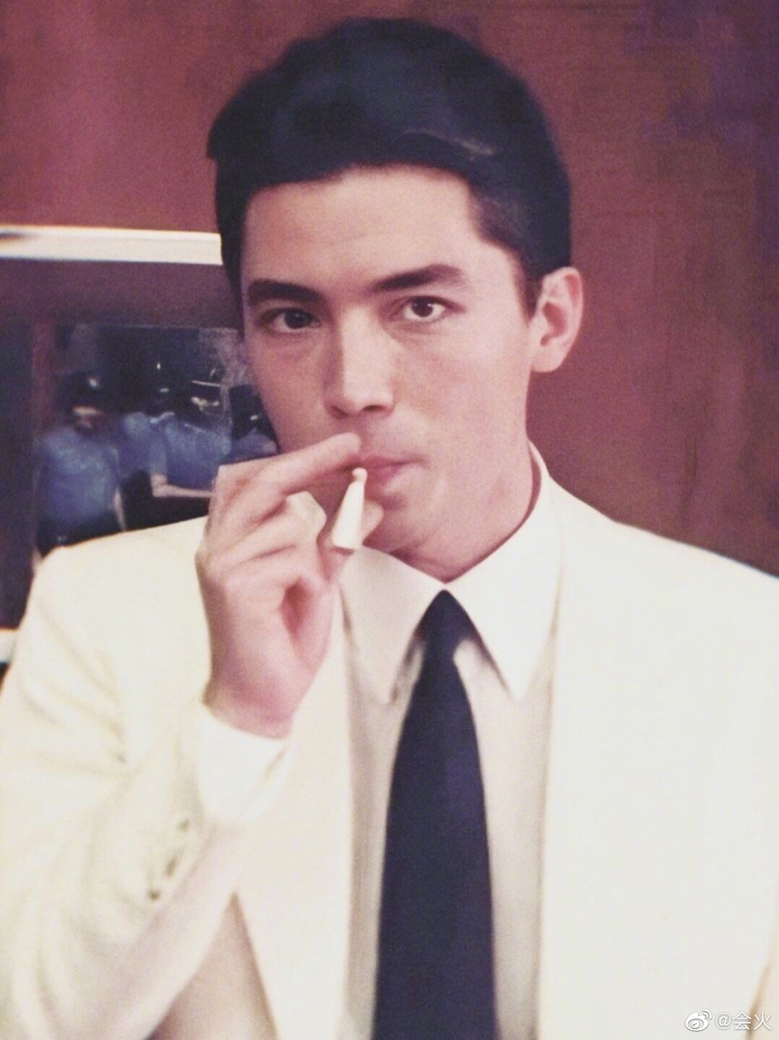 网友曝光了尊龙近日在洛杉矶参加友人生日宴的照片