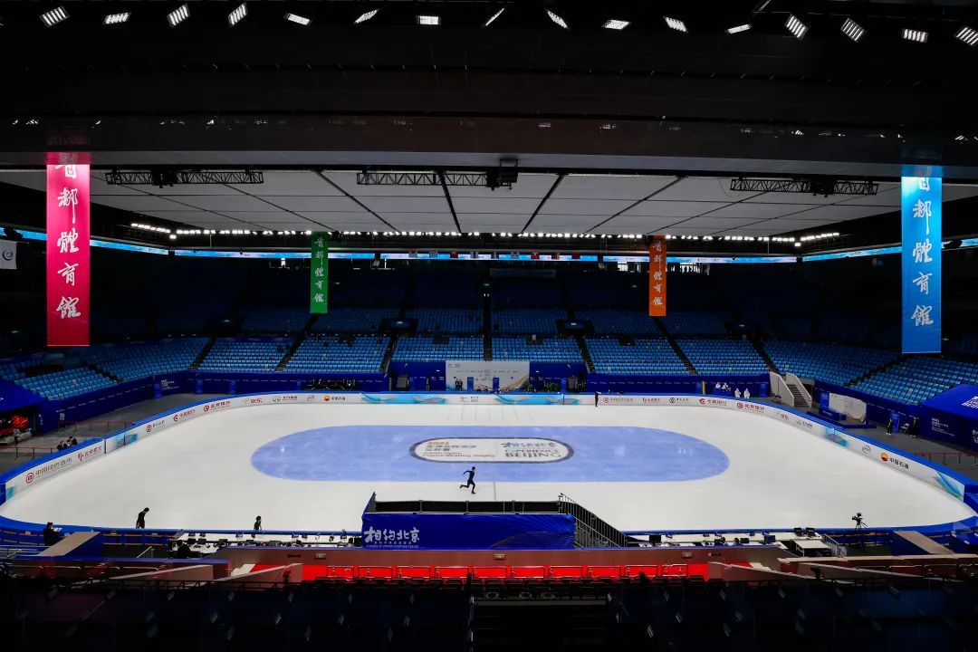 2小时实现2种冰面转换53岁老首体焕发新青春