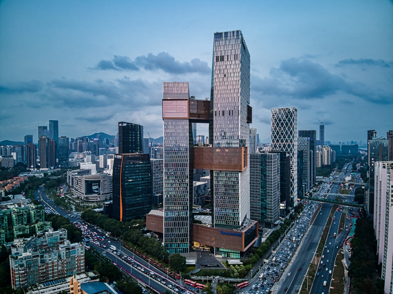 腾讯回应旗下app将暂停更新传闻应用可正常下载同时配合监管部门正常