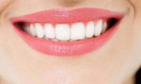 吃东西总是塞牙弄不出来?教你3招轻松解决,牙齿不再有问题休闲区蓝鸢梦想 - Www.slyday.coM 吃东西总是塞牙弄不出来?教你3招轻松解决,牙齿不再有问题休闲区蓝鸢梦想 - Www.slyday.coM