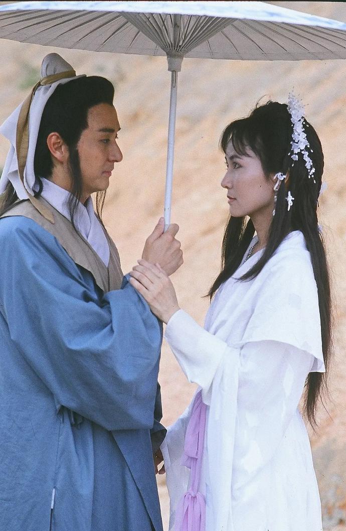 值得一提的是在剧中表现不亚于白蛇的青蛇扮演者陈美琪,在参演这部剧