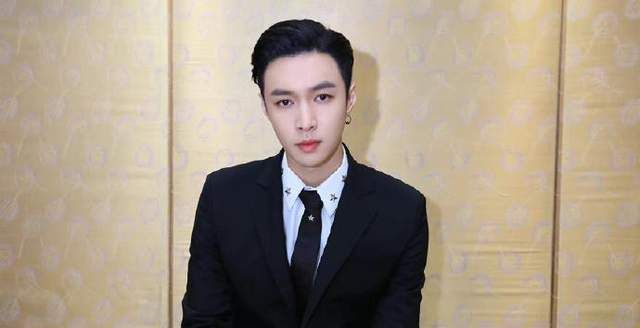 网络诚信宣传大使张艺兴谈网络暴力,工作室做法成明星维权典范休闲区蓝鸢梦想 - Www.slyday.coM