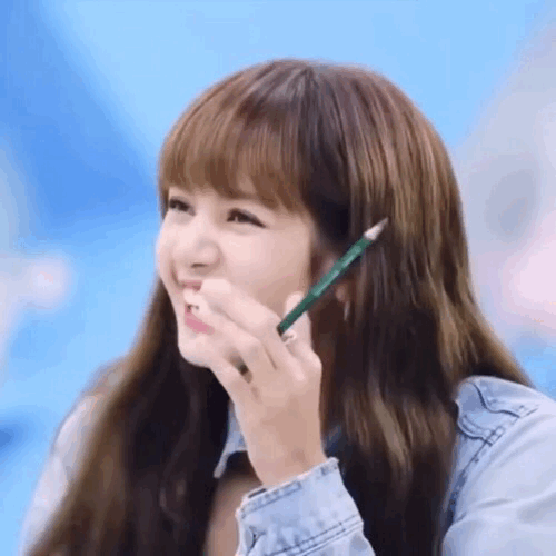 lisa动图 怎么会有人既可爱又沙雕又辣的