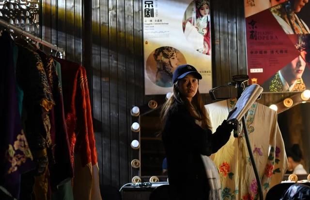 专访90后新锐导演黄颖湘用赤诚之心唤醒梦见狮子