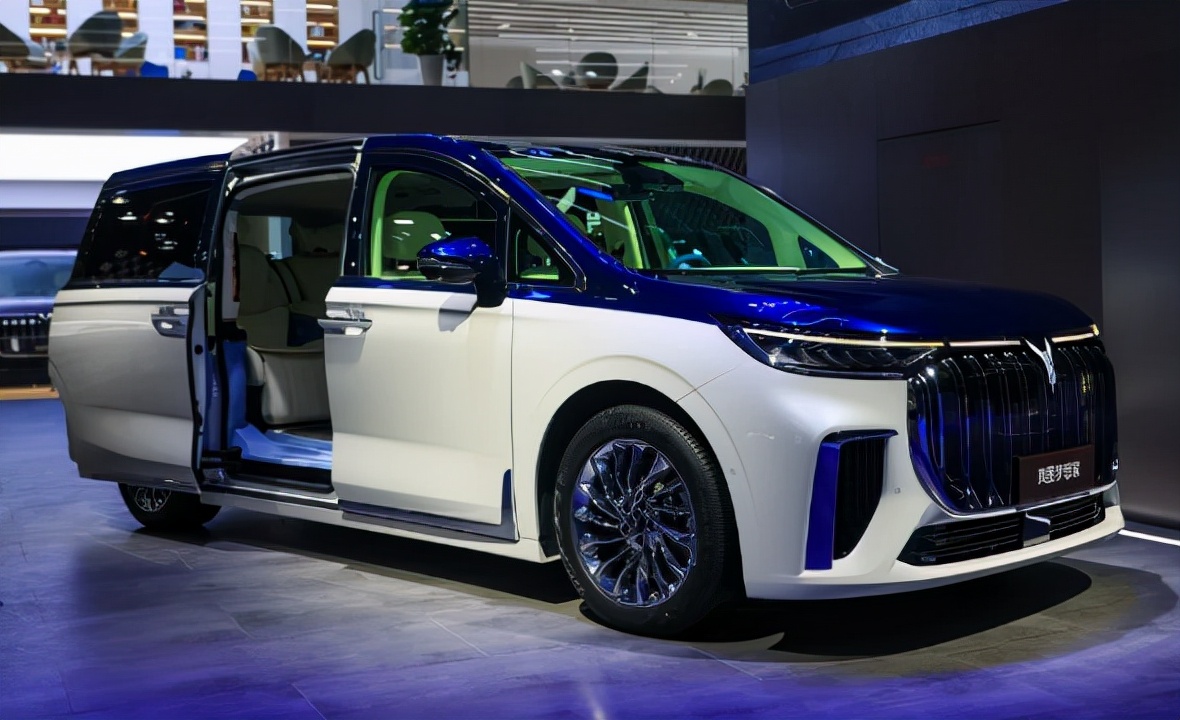 全球首款大型豪华电动mpv登场,轴距长达3.2米!