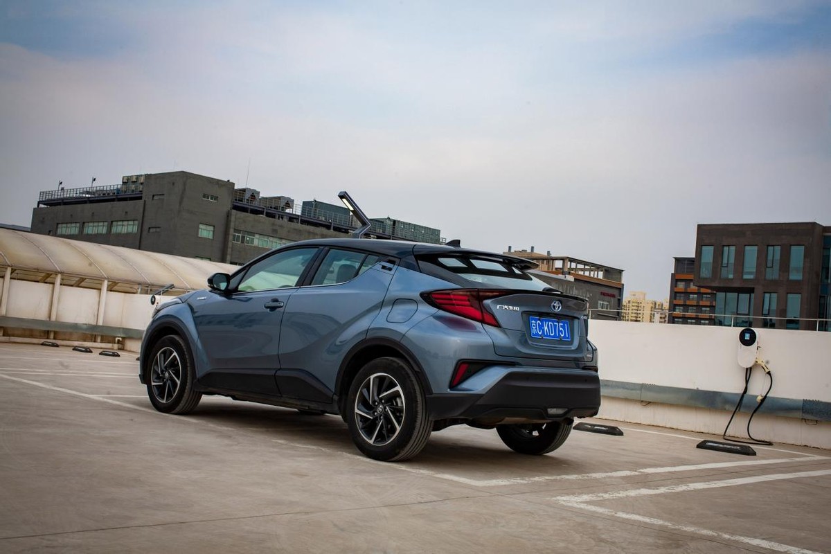 到底凭啥得以被偏爱广汽丰田chr双擎用实力给你答案