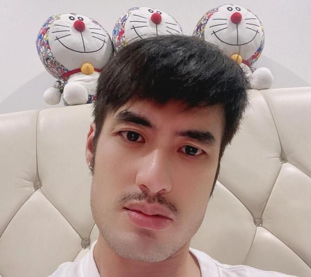 泰星boy也有女朋友了我开始追求faye了我们交往了两三个月了