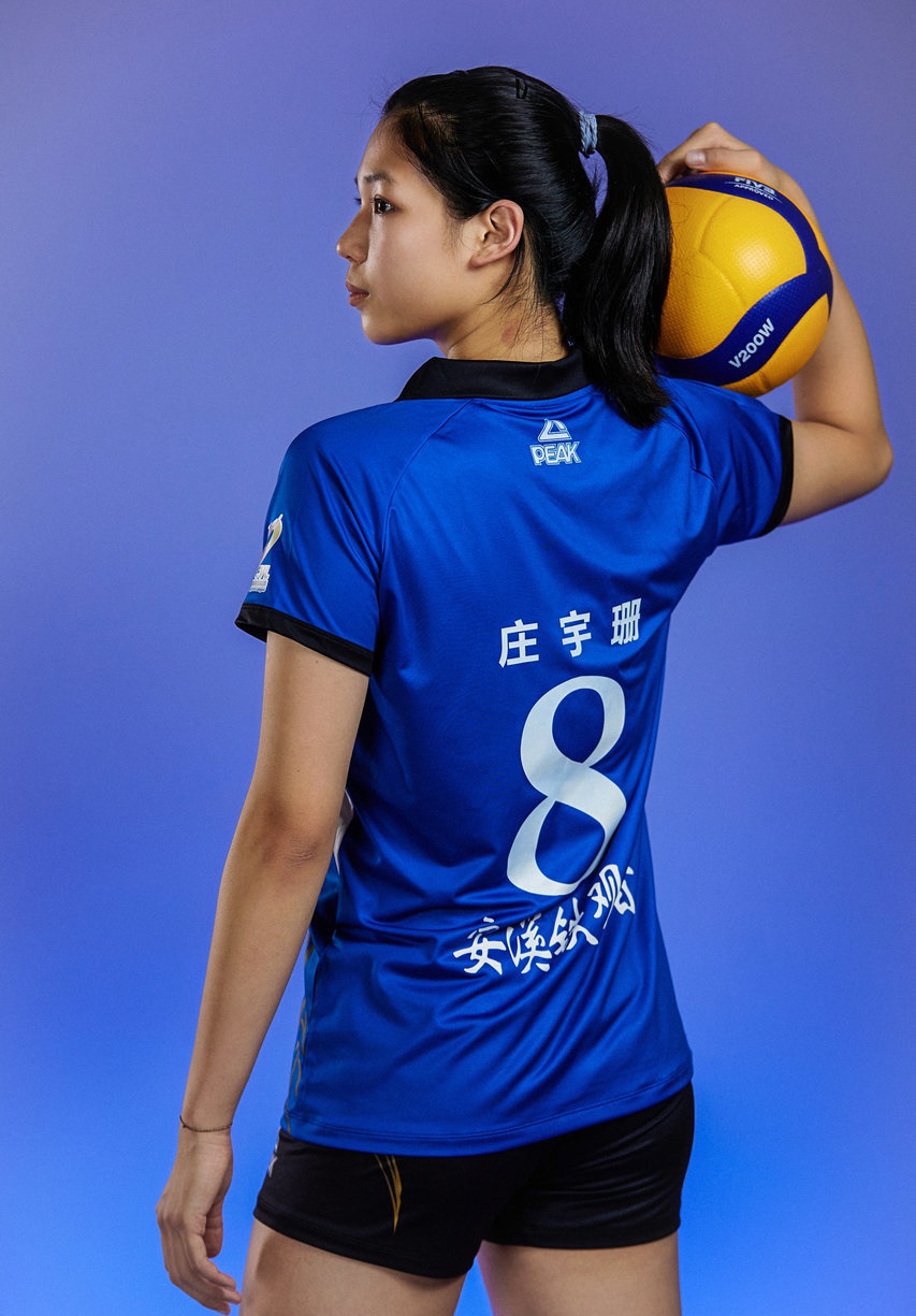 希望之星庄宇珊只拿到3分是因为开局打到10分时就受伤离场,虽然身高