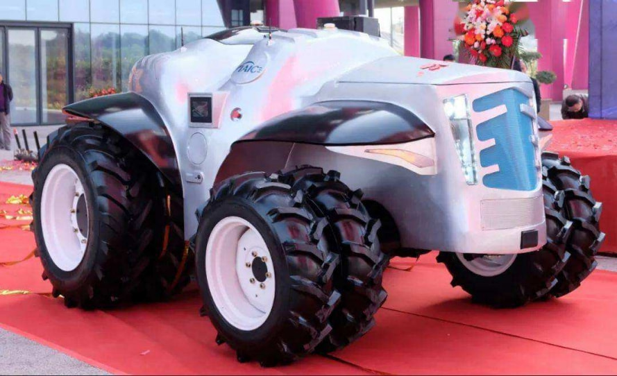 图为5g氢燃料电动拖拉机