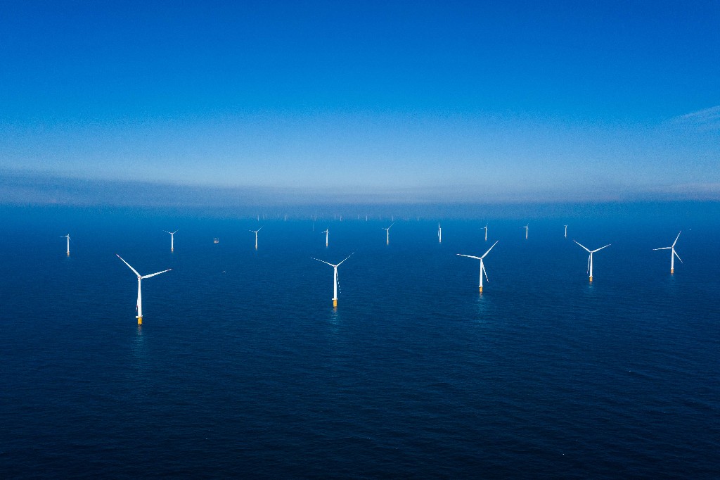 国内在运单体容量最大海上风电项目并网发电
