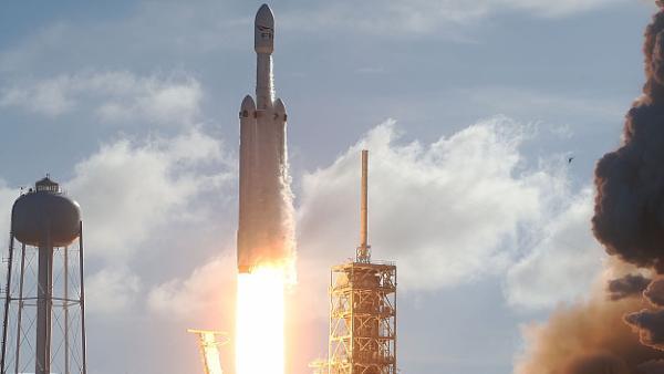 人类首次行星防御测试任务发射，目标：撞击小行星