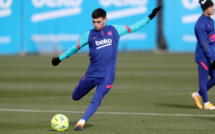 每体佩德里马滕斯将随巴萨代表团出席金球奖颁奖典礼