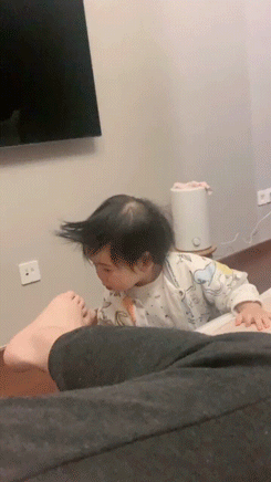 每日一笑：​男扮女装在女厕偷拍被抓…手机里发现大量偷拍照片！休闲区蓝鸢梦想 - Www.slyday.coM