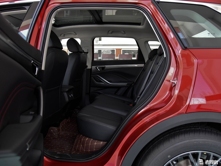 这款车还不错 小哥带你一起看奔腾t55