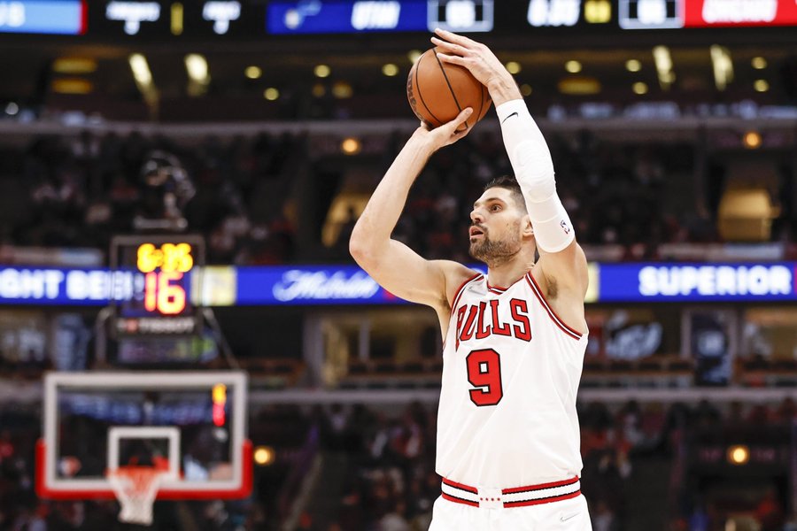 今天公牛客场打火箭,尼古拉-武切维奇将正式迎来复出,阿历克斯