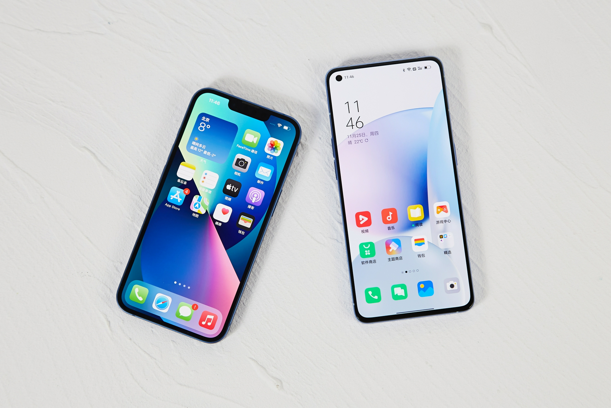 OPPO Reno7对比iPhone 13，谁才是直屏直边标杆设计？休闲区蓝鸢梦想 - Www.slyday.coM