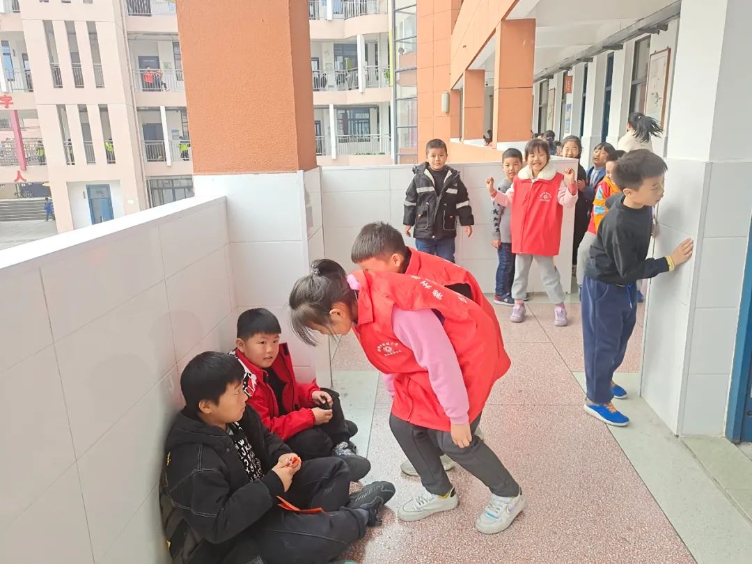 知行实践▎五育角（99）争当“小小劝导者”，向不文明说不！休闲区蓝鸢梦想 - Www.slyday.coM