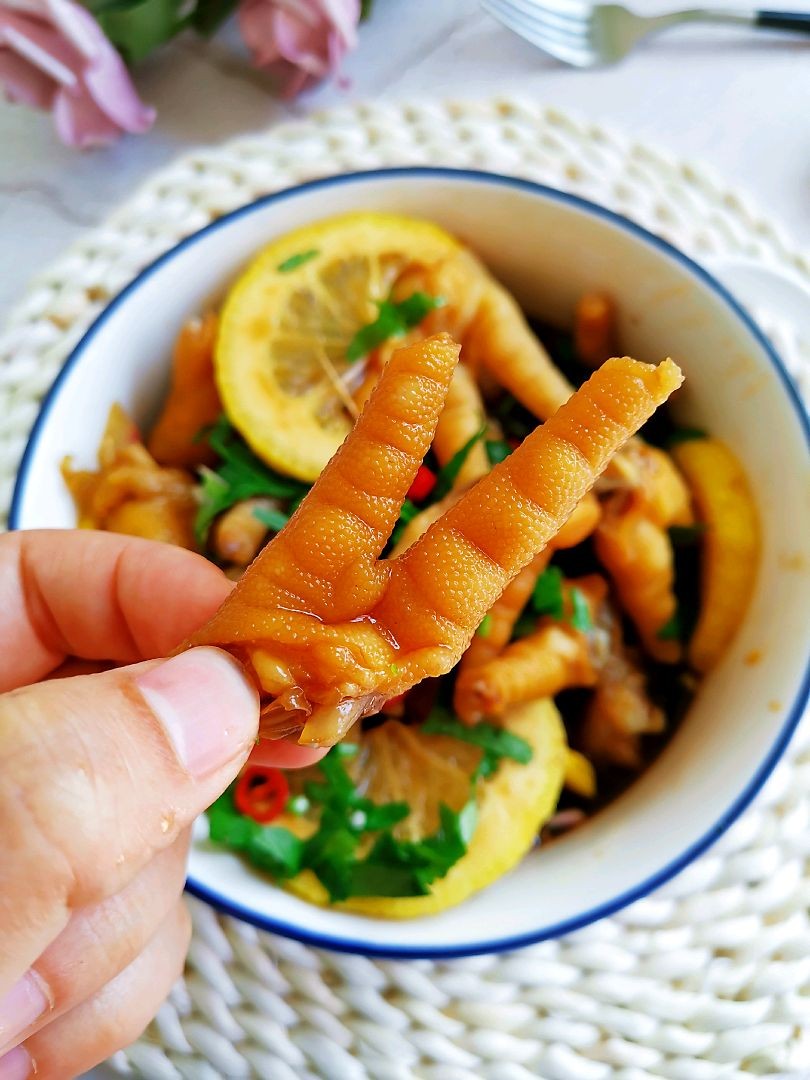 泰式柠檬鸡爪酸辣爽口健康美味自制追剧小零食