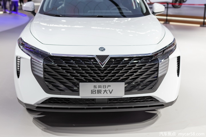 颜值在线配置水平高广州车展实拍启辰大v